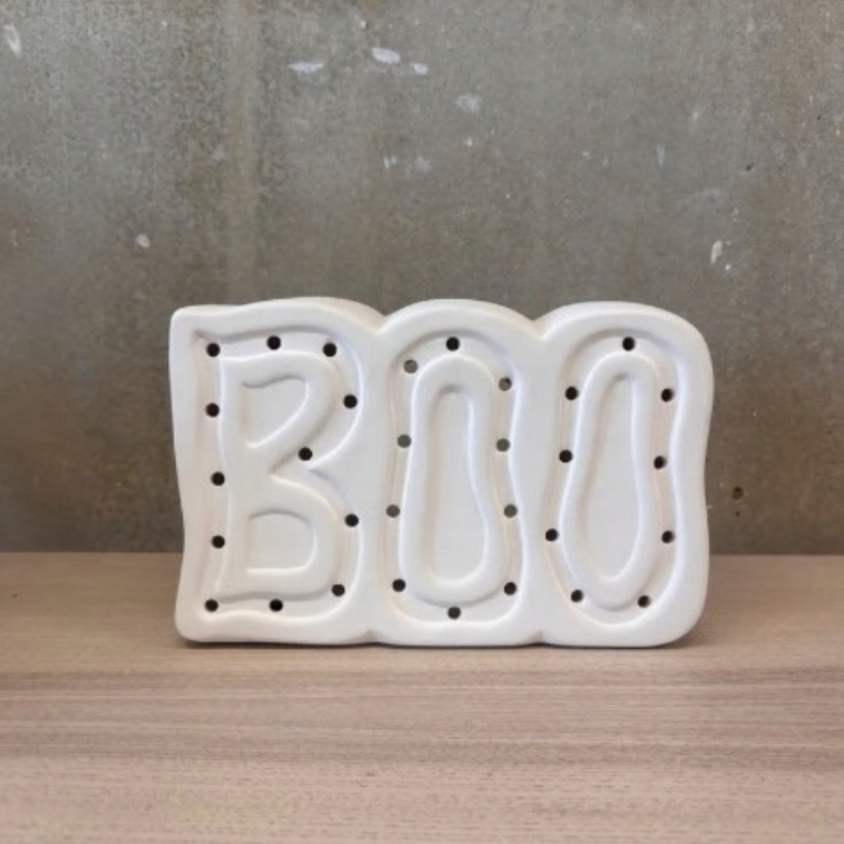 Boo Light with tea light -18cm x 6.5cm x 11.5cm